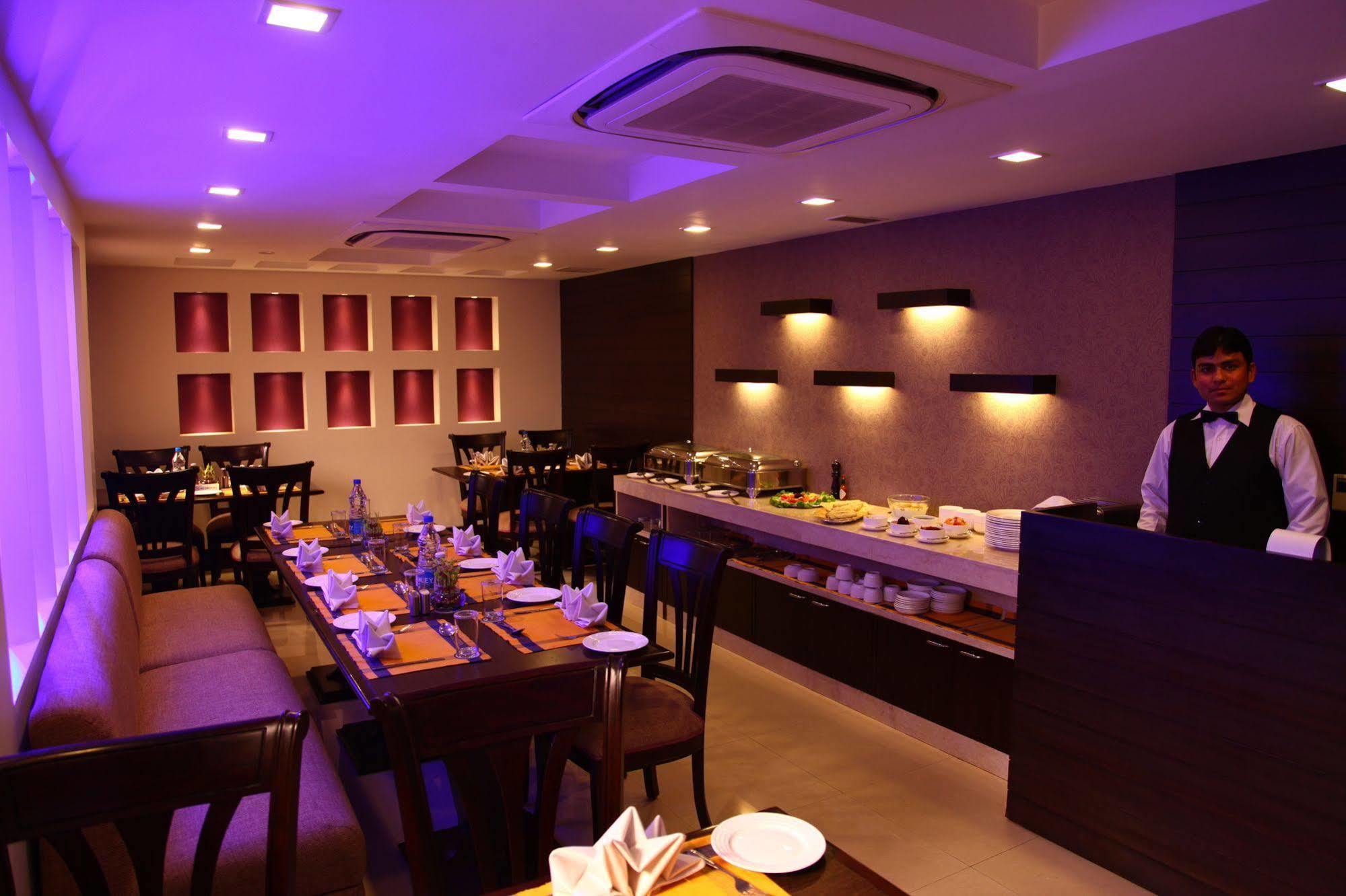 Hotel Florence New Delhi Exterior photo