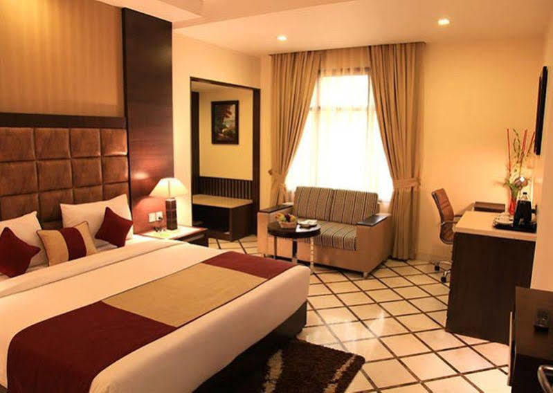Hotel Florence New Delhi Exterior photo